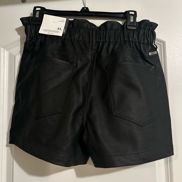 NWT KanCan Black Pleather Paperbag Short Size XL - Picture 2 of 2